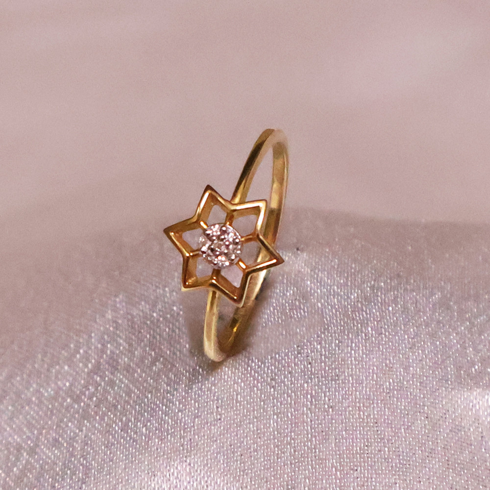 DIAMOND RING